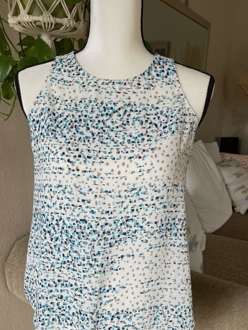 Apt. 9 Women’s Sleeveless White Printed Tank with Teal and Taupe Speckles